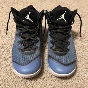 Men’s Jordan Flight Plate Basketball Shoe